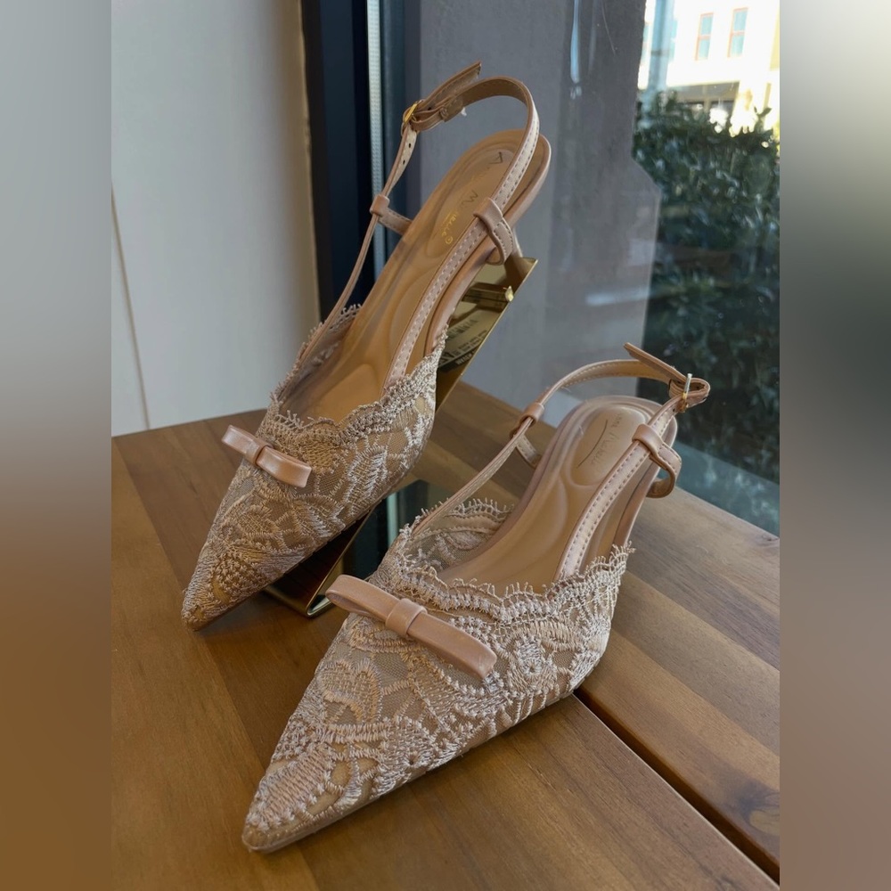 Elegant Lace Pointed Slingback Heels in beige 7